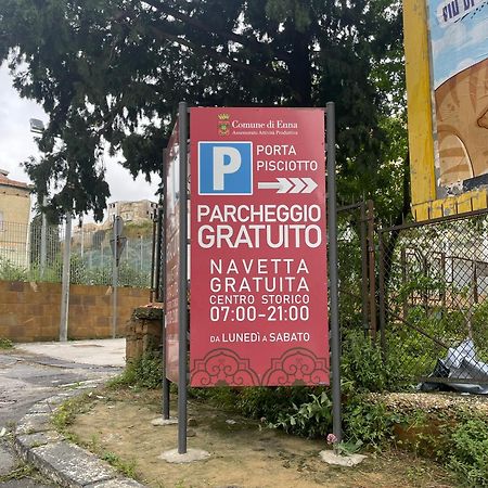 Apartmán La Casa Sulla Piazza Enna Exteriér fotografie